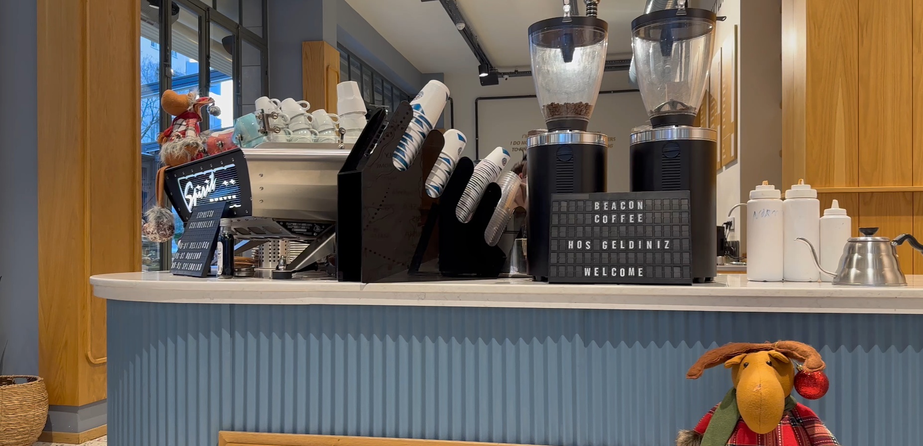 Beacon Coffee bar ve espresso alanı